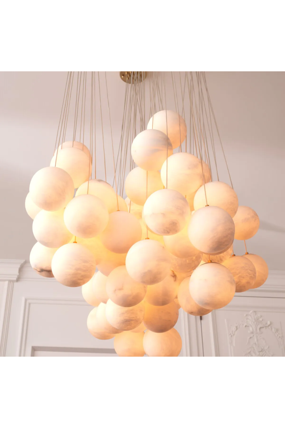 Clustered Alabaster Chandelier | Eichholtz Sphinx | Oroa.com