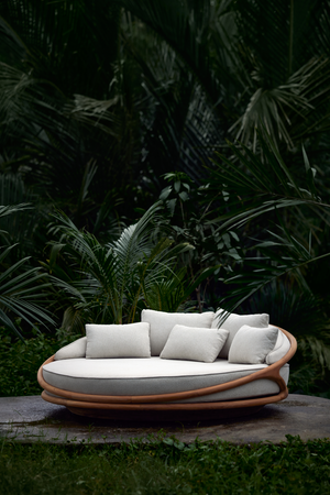 Round Teak Outdoor Daybed | Morpho By Tomorrowland Solis | Oroa.com