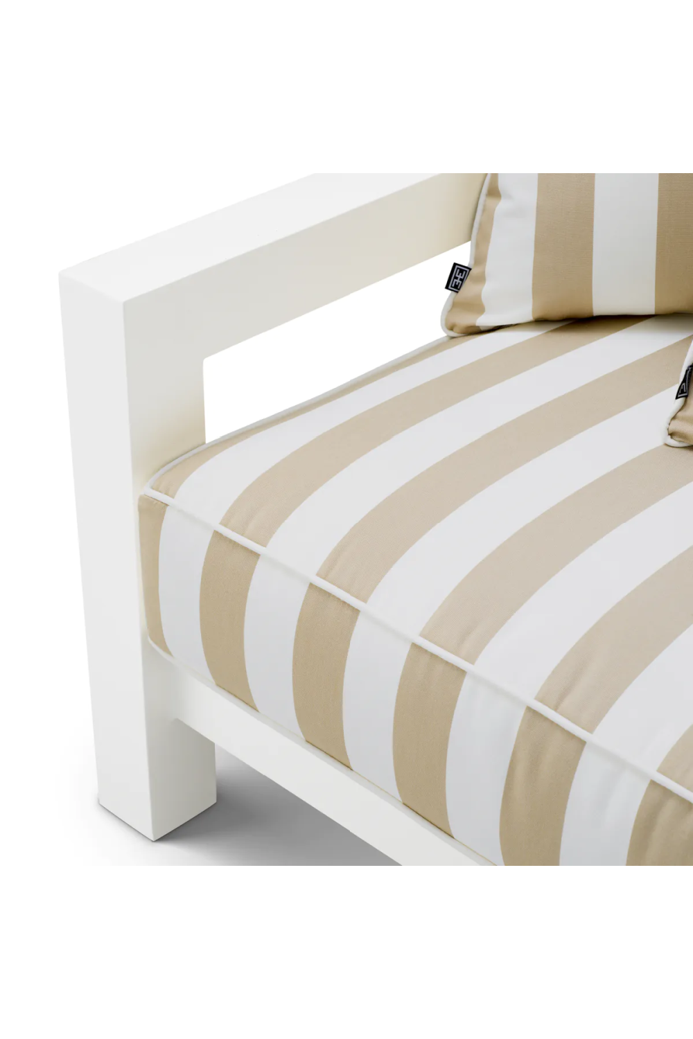 Sunbrella Outdoor Lounge Chair | Eichholtz Cap-Antibes | Oroa.com