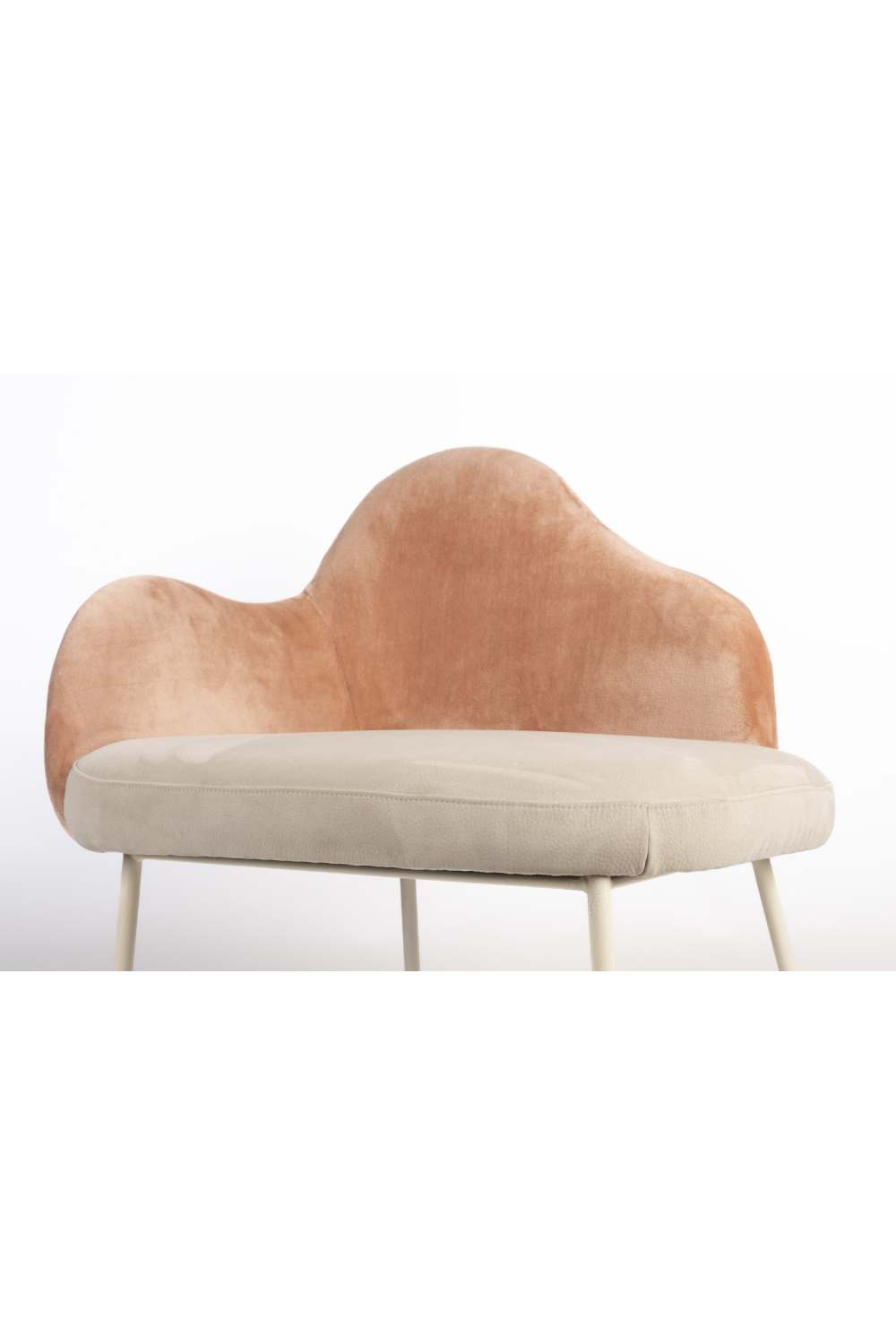 Pink Modern Lounge Chair | Zuiver Friuli | OROA.com