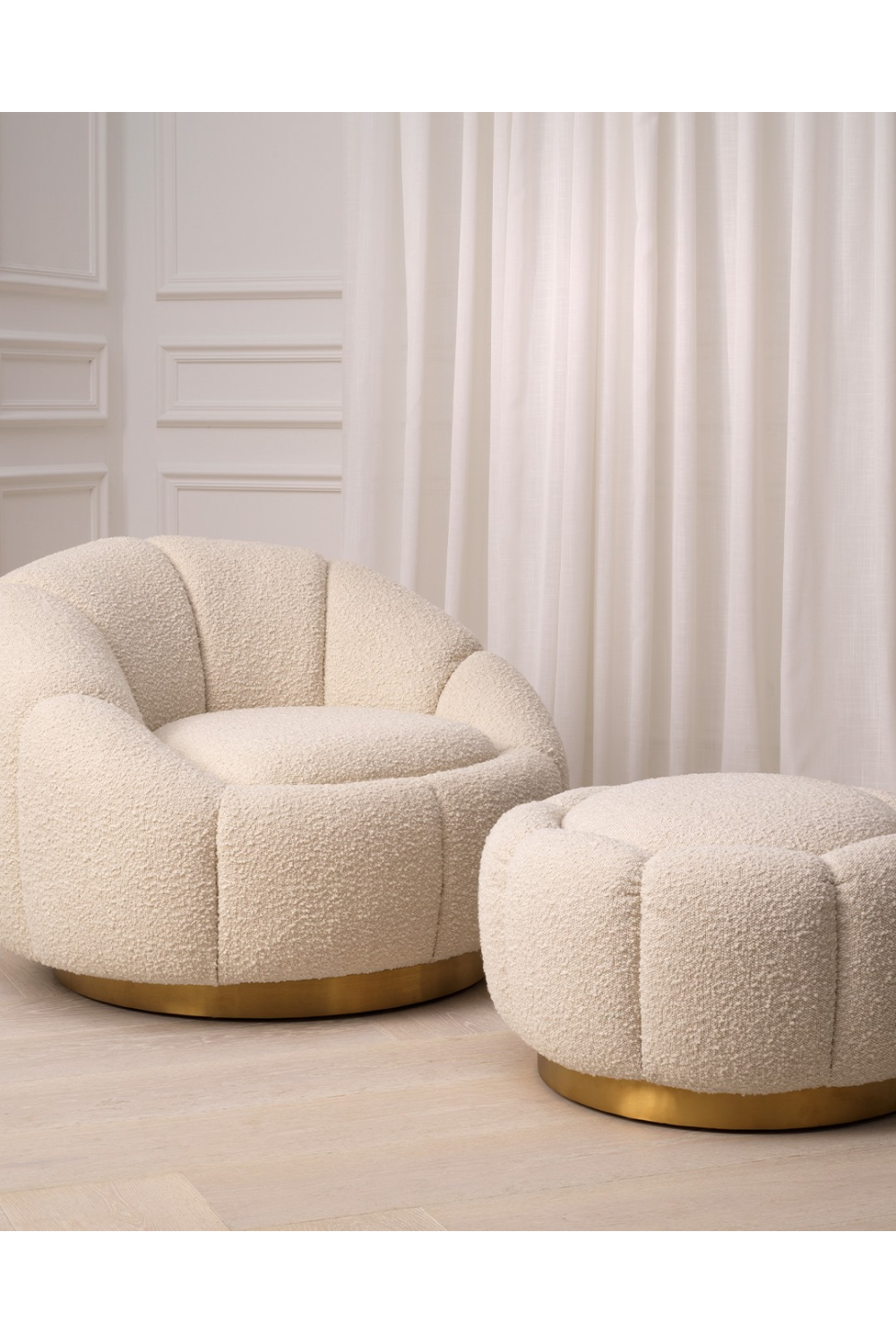 Modern Bouclé Swivel Chair | Eichholtz Inger | Oroa.com