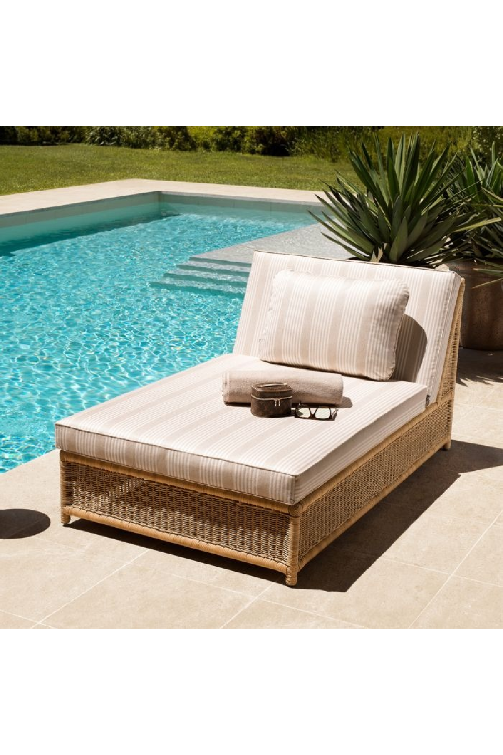 Rattan Outdoor Modular Daybed | Eichholtz Hampton | Oroa.com