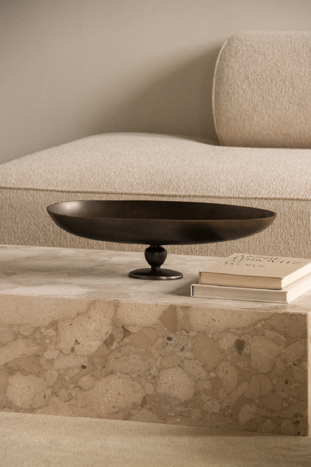 Brown Bronzed Centerpiece | Audi Copenhagen Pavot | Oroa.com