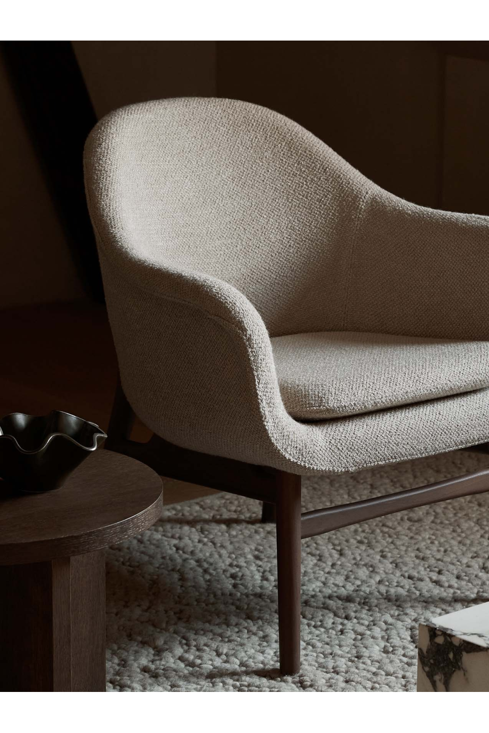 Minimalist Shell Lounge Chair | Audo Copenhagen Harbour | Oroa.com