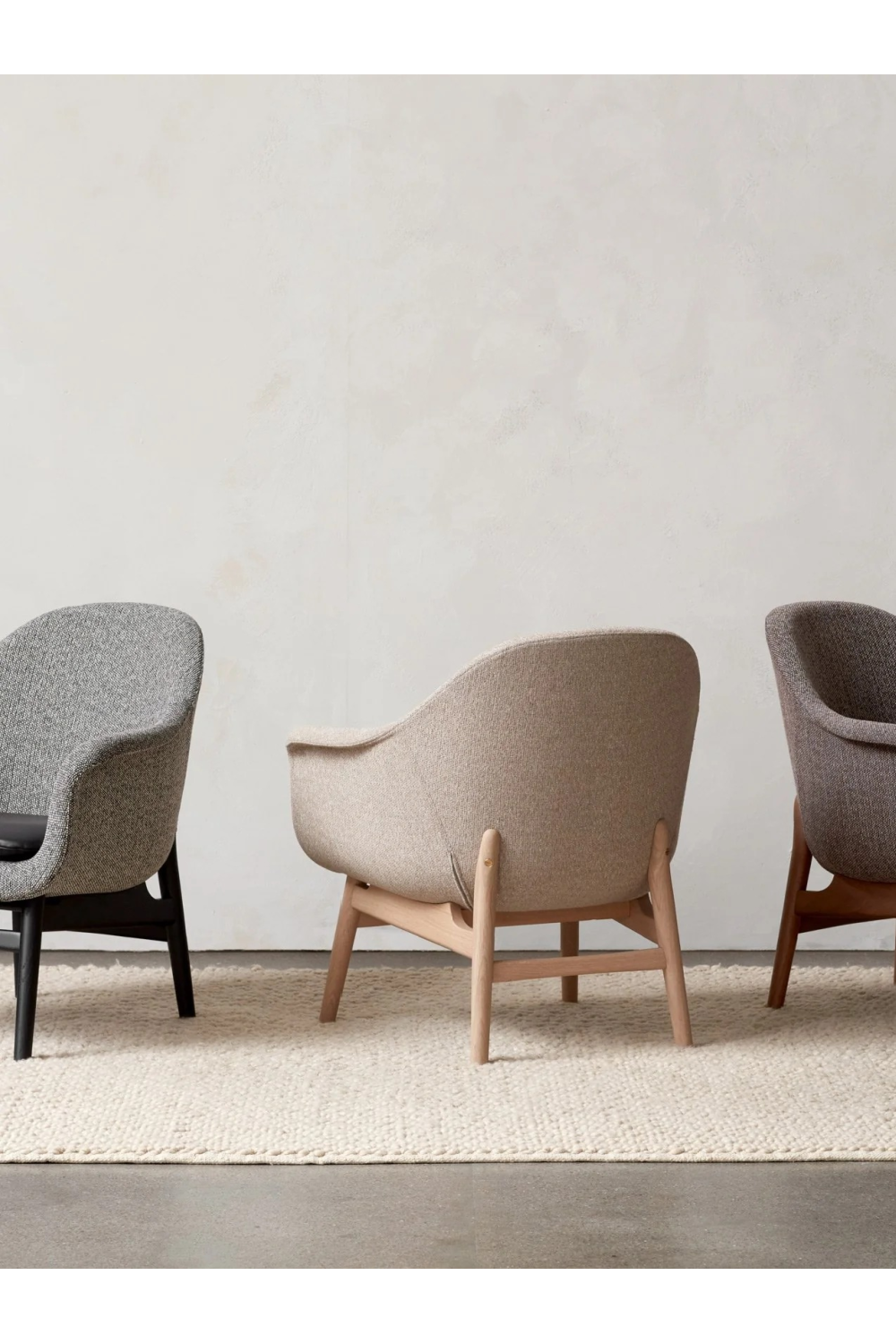 Minimalist Shell Lounge Chair | Audo Copenhagen Harbour | Oroa.com