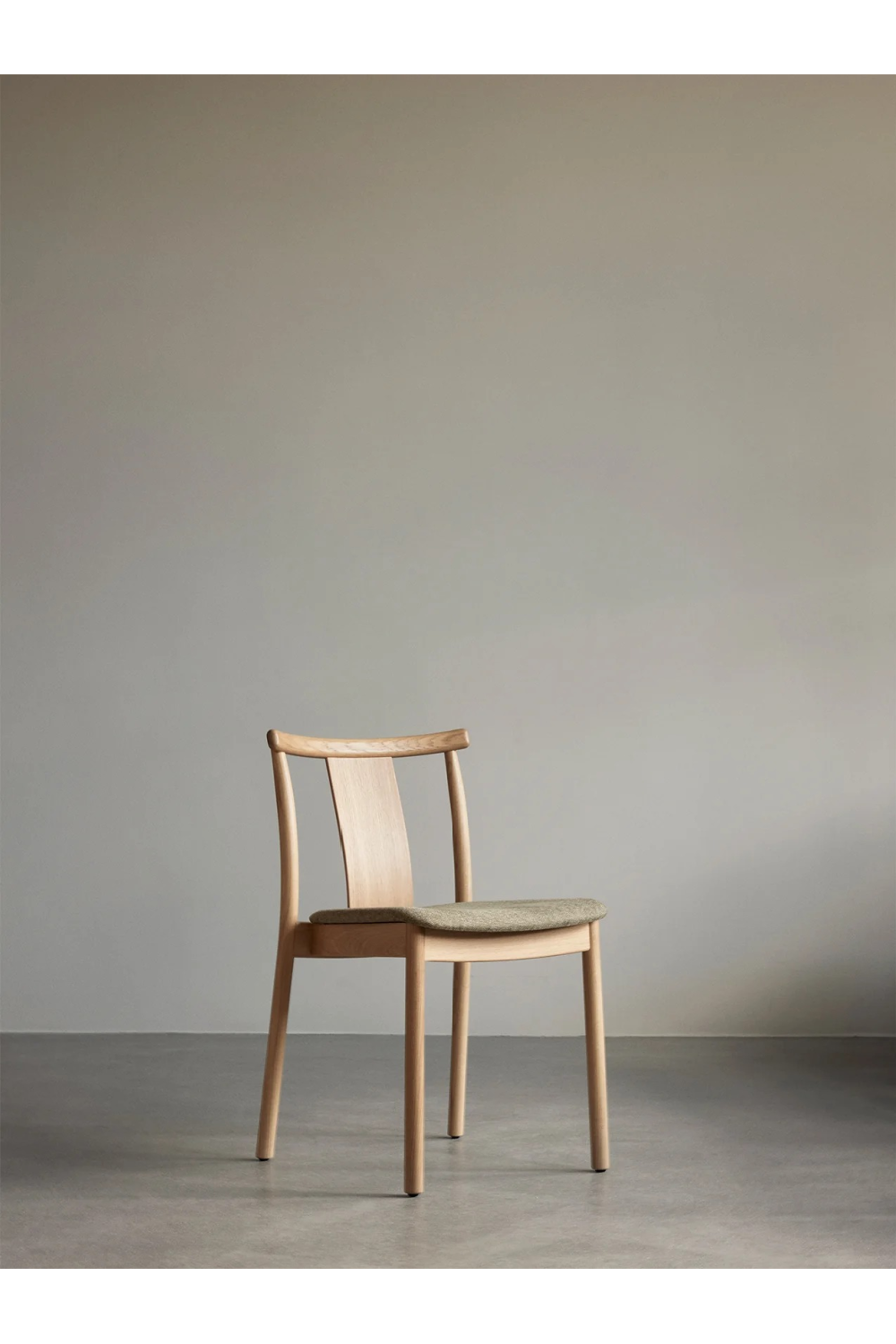 Solid Oak Dining Chair | Audo Copenhagen Merkur | Oroa.com