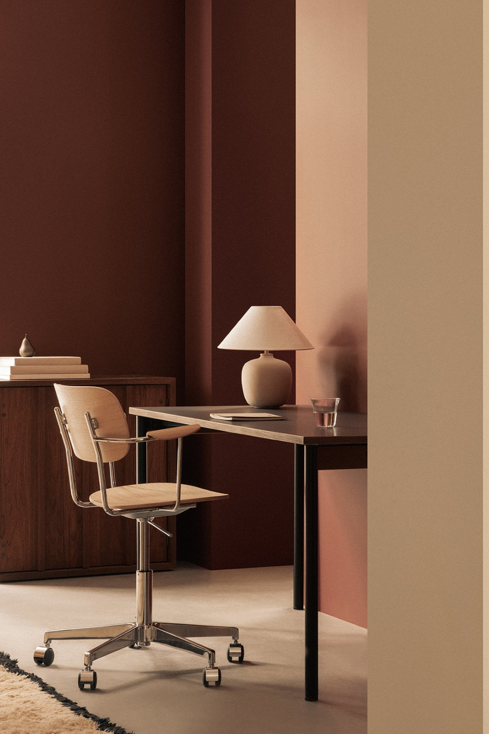 Aluminum Base Oak Swivel Chair | Audo Copenhagen Co Task