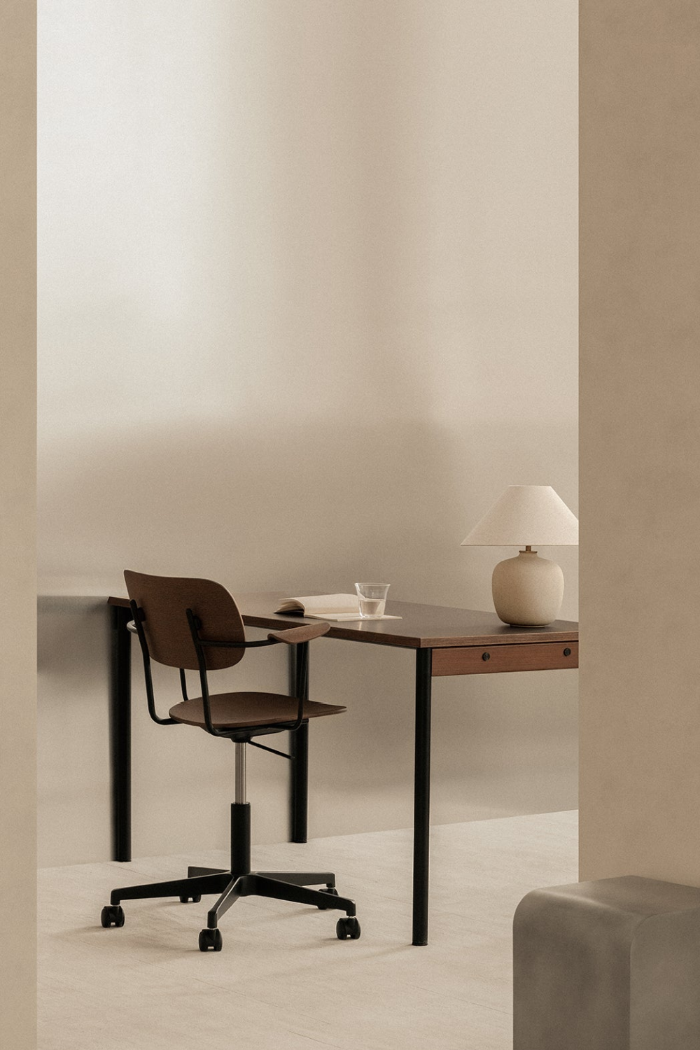 Aluminum Base Oak Swivel Chair | Audo Copenhagen Co Task