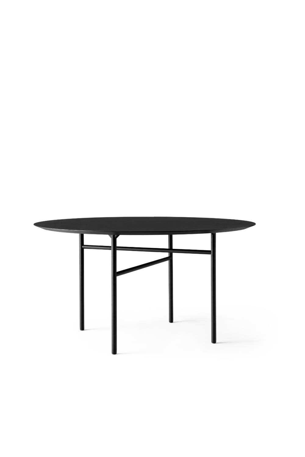 Round Minimalist Dining Table | Audo Copenhagen Snaregade | Oroa.com