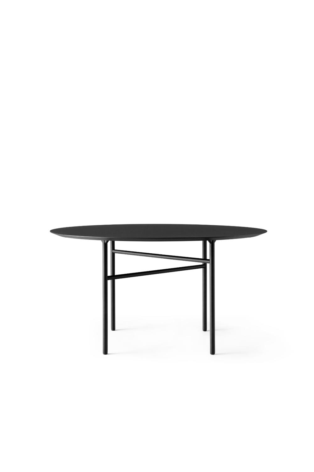 Round Minimalist Dining Table | Audo Copenhagen Snaregade | Oroa.com