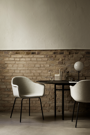 Round Minimalist Dining Table | Audo Copenhagen Snaregade | Oroa.com
