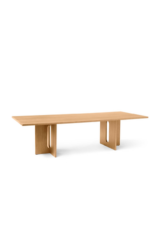 Intersecting-Base Oak Dining Table | Audo Copenhagen Androgyne | Oroa.com
