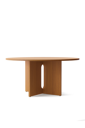 Intersecting-Base Round Dining Table | Audo Copenhagen Androgyne | Oroa.com