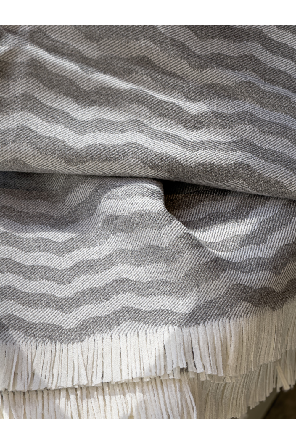 Wavy Pattern Wool Throw | Andrew Martin Fosca | Oroa.com