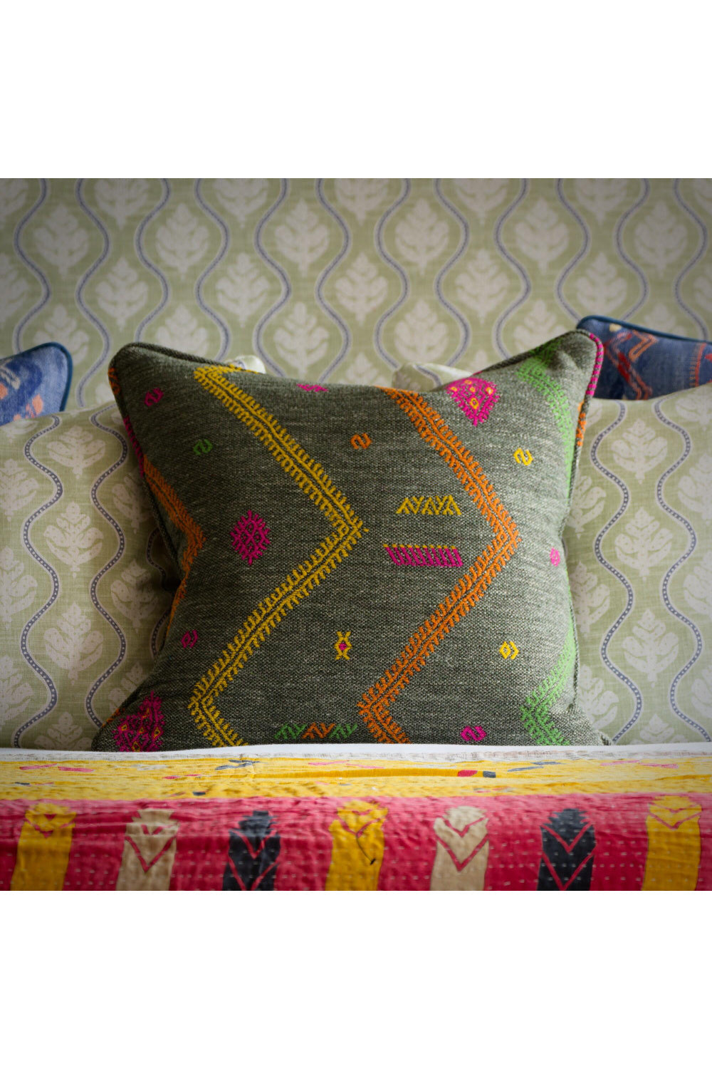   Striking Patterned Cushion | Oroa.com