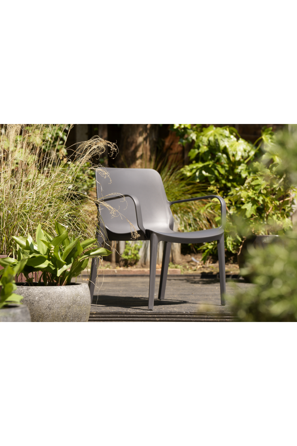 Minimalist Outdoor Dining Armchairs (2) | Andrew Martin Lear | Oroa.com