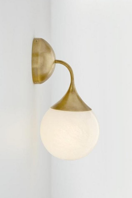 Antique Brass Single Wall Light | Andrew Martin Cristol | Oroa.com