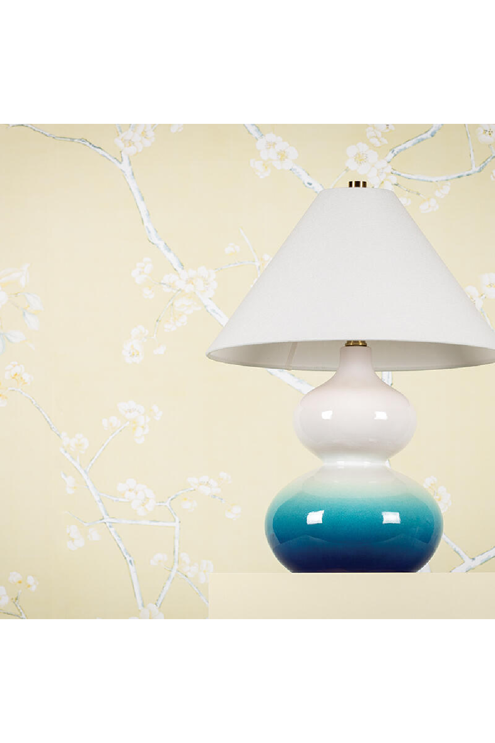 Hourglass Ceramic Table Lamp | Andrew Martin Aimee | Oroa.com