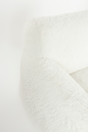White Chunky Lounge Chair | Bold Monkey Cuddle the Yeti | OROA.com