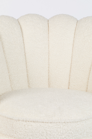 Modern Scalloped Lounge Chair | Bold Monkey | OROA.com