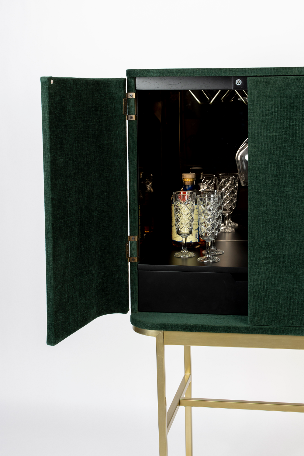2-Door Mirrored Wine Cabinet | Bold Monkey Ava Morgana | Oroa.com