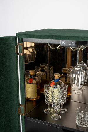 2-Door Mirrored Wine Cabinet | Bold Monkey Ava Morgana | Oroa.com