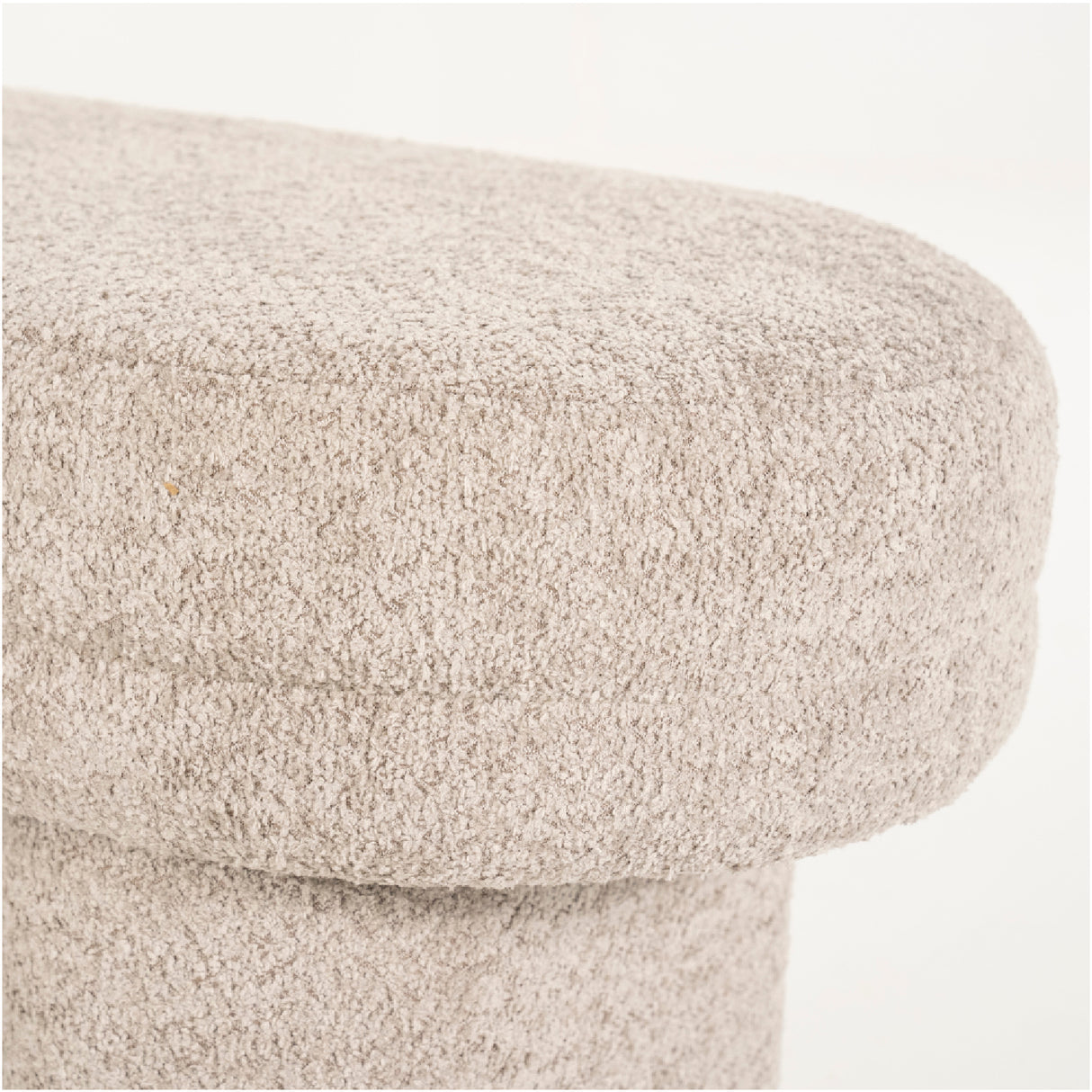   Upholstered Oval Bench | Oroa.com