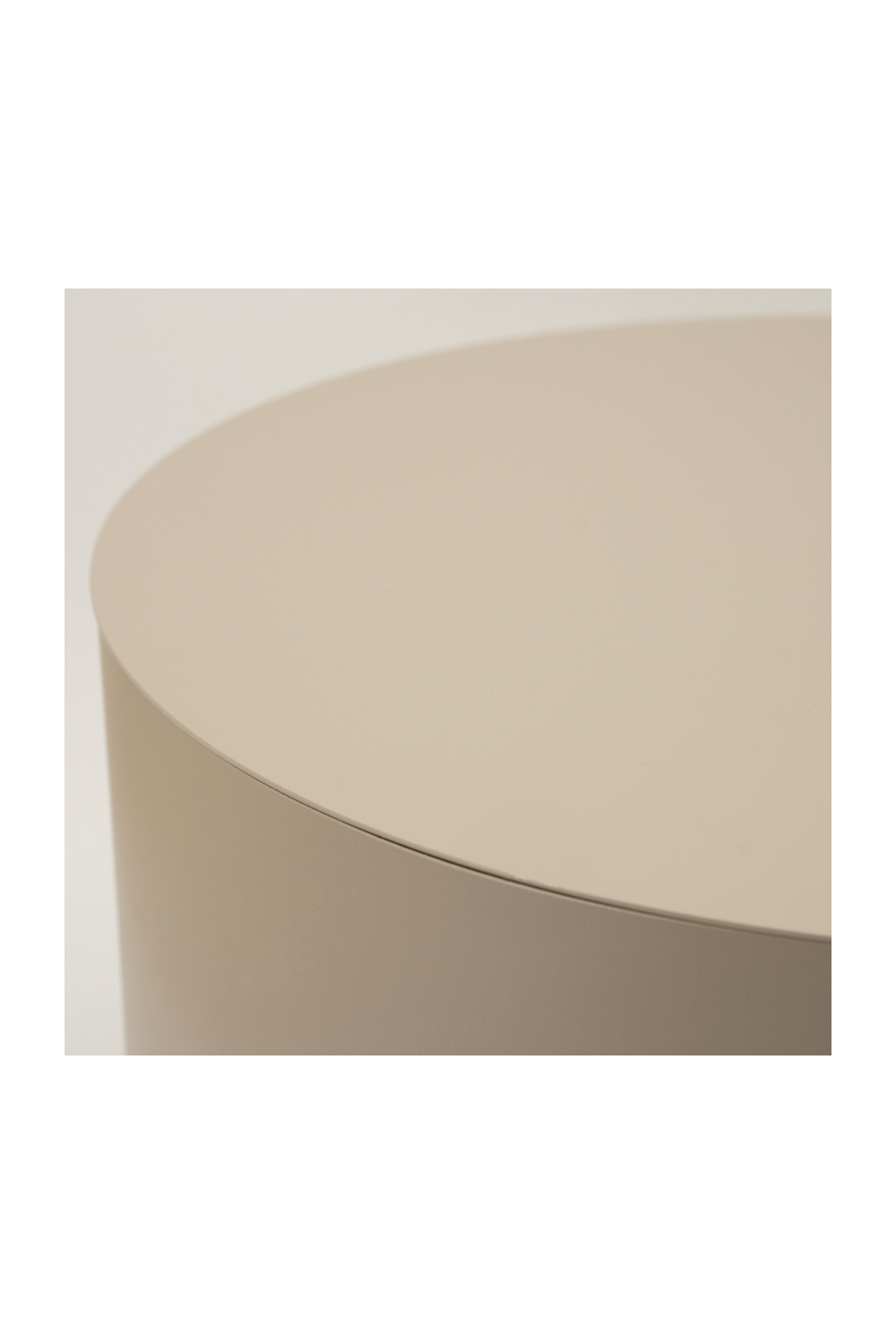 Round Iron Coffee Table | By-Boo Mesita | OROA.com