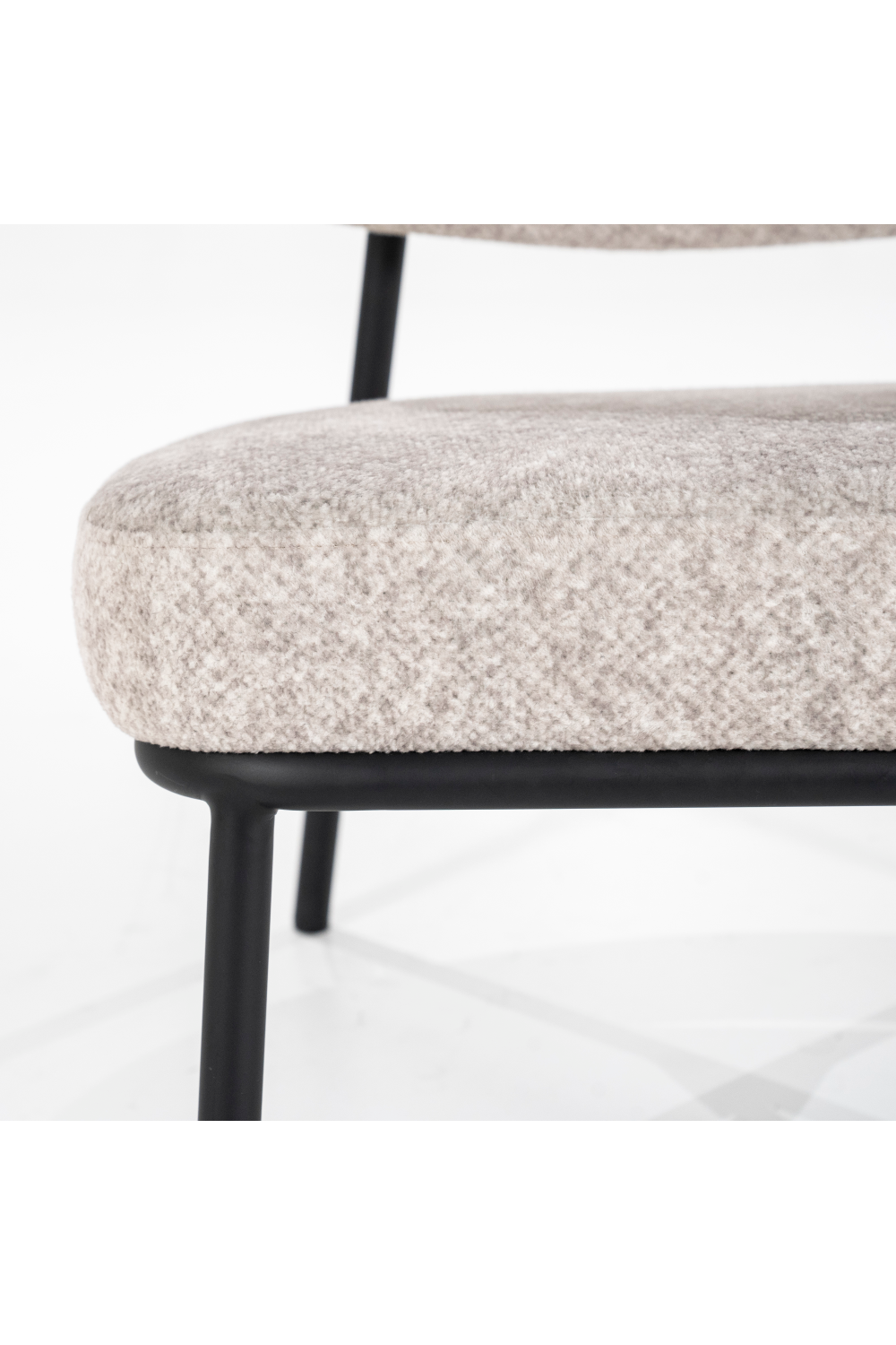 Modern Minimalist Lounge Chair | By-Boo Jari | OROA.com