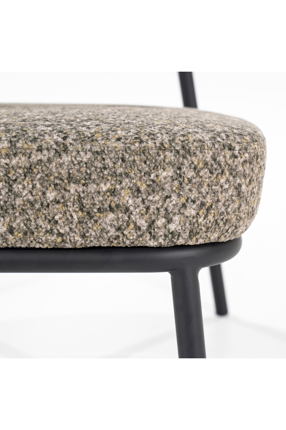 Modern Minimalist Lounge Chair | By-Boo Jari | OROA.com