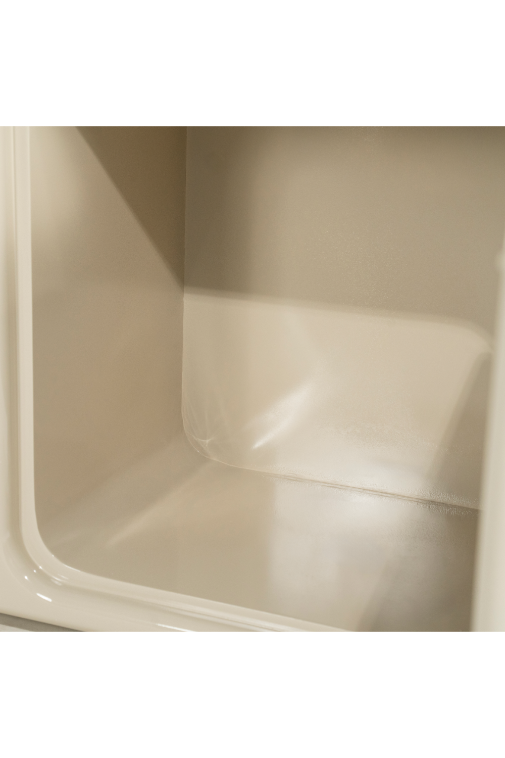 High-gloss 2-Door Dresser | By-Boo Gubby | Oroa.com