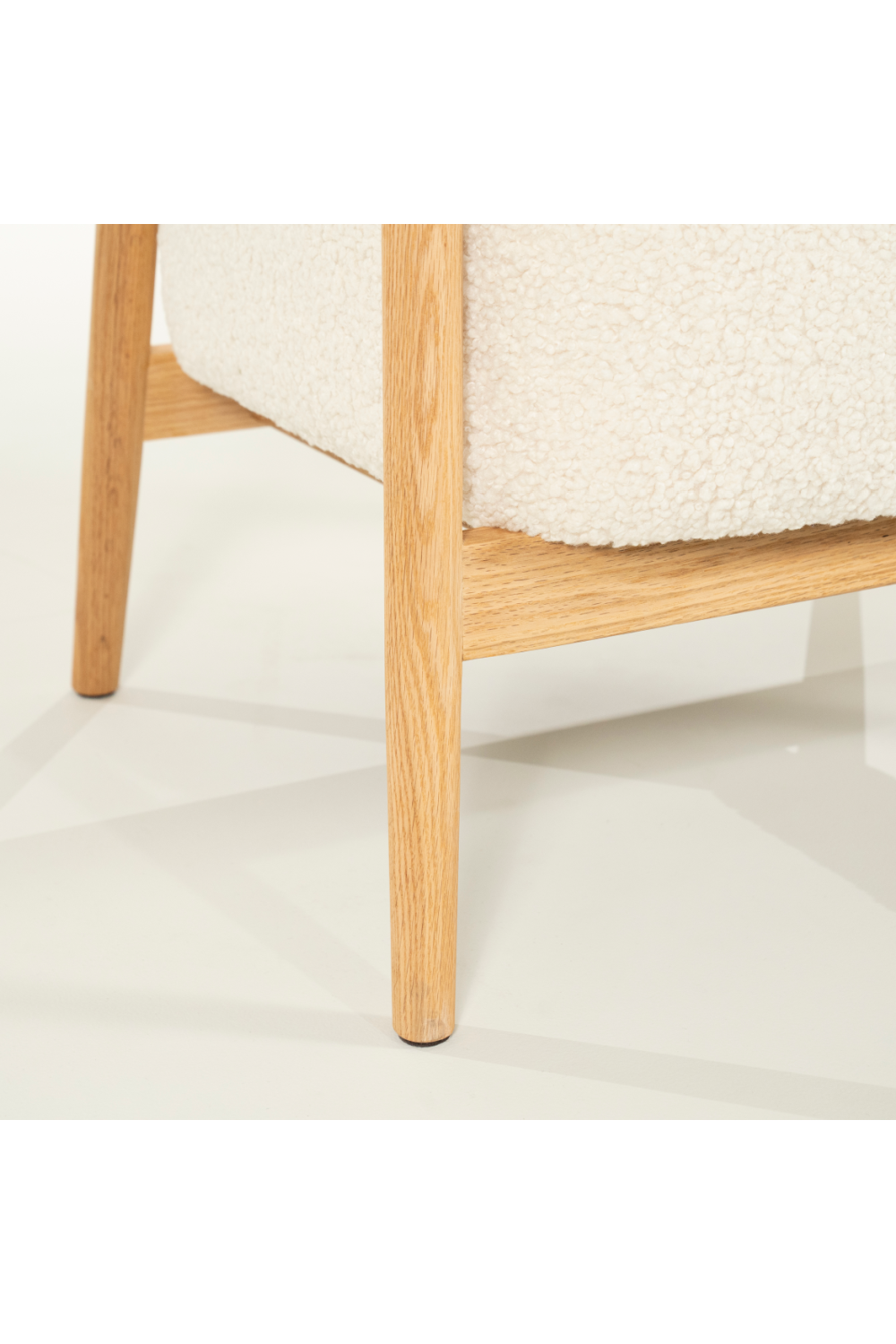 Oak Framed Curve Lounge Chair | By-Boo Cozy | Oroa.com