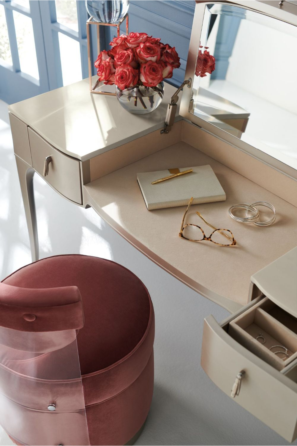 Flip Top Mirror Vanity Table | Caracole Kiss N Makeup | Oroa.com