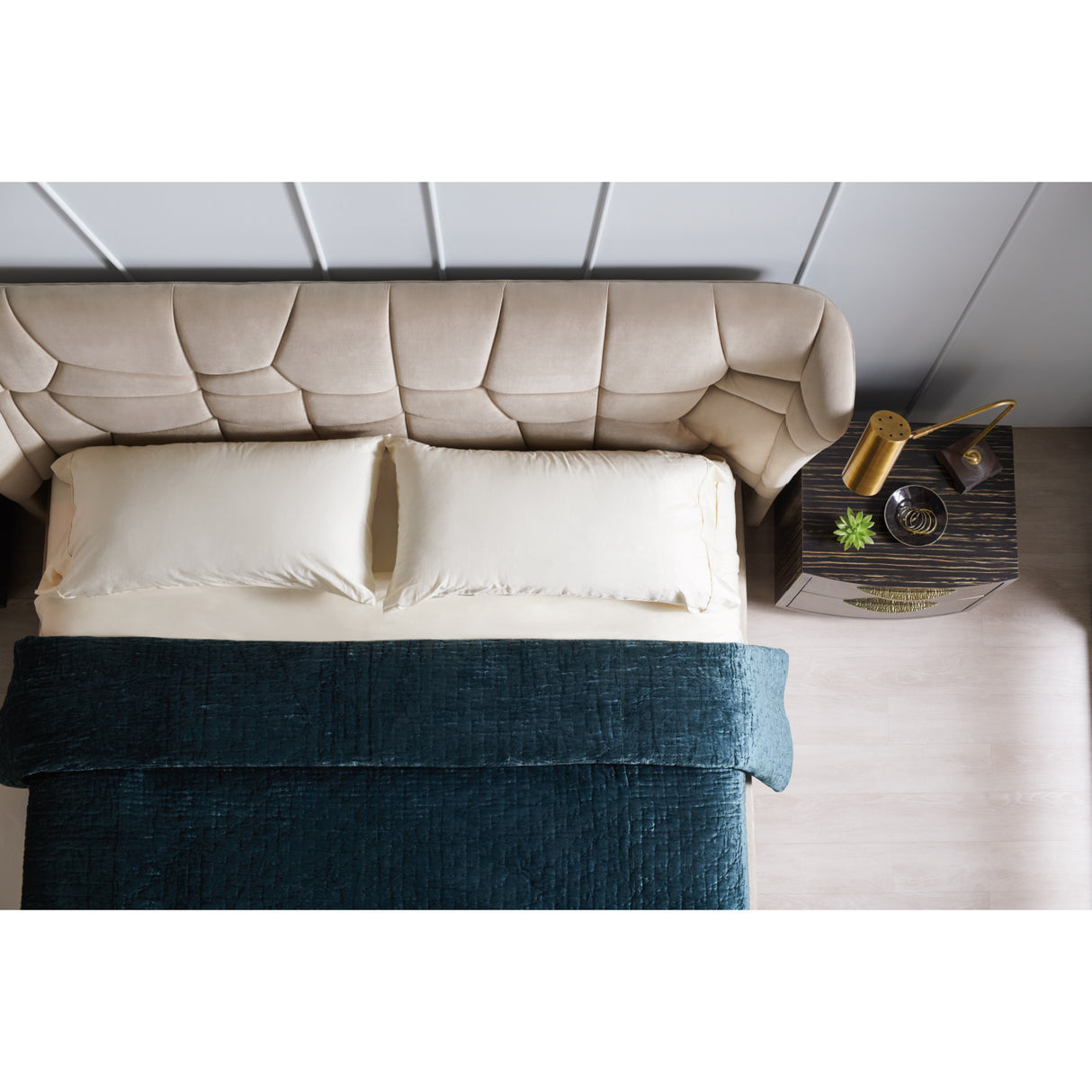   Beige Quilted Bed | Oroa.com