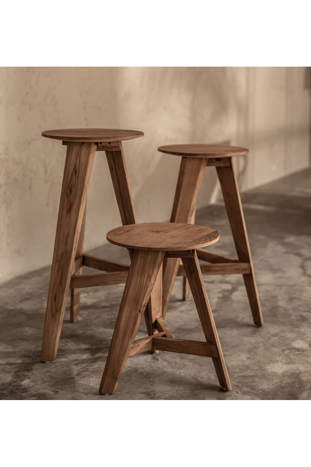 Round Teak Wood Bar Stool | dBodhi Berri | OROA.com
