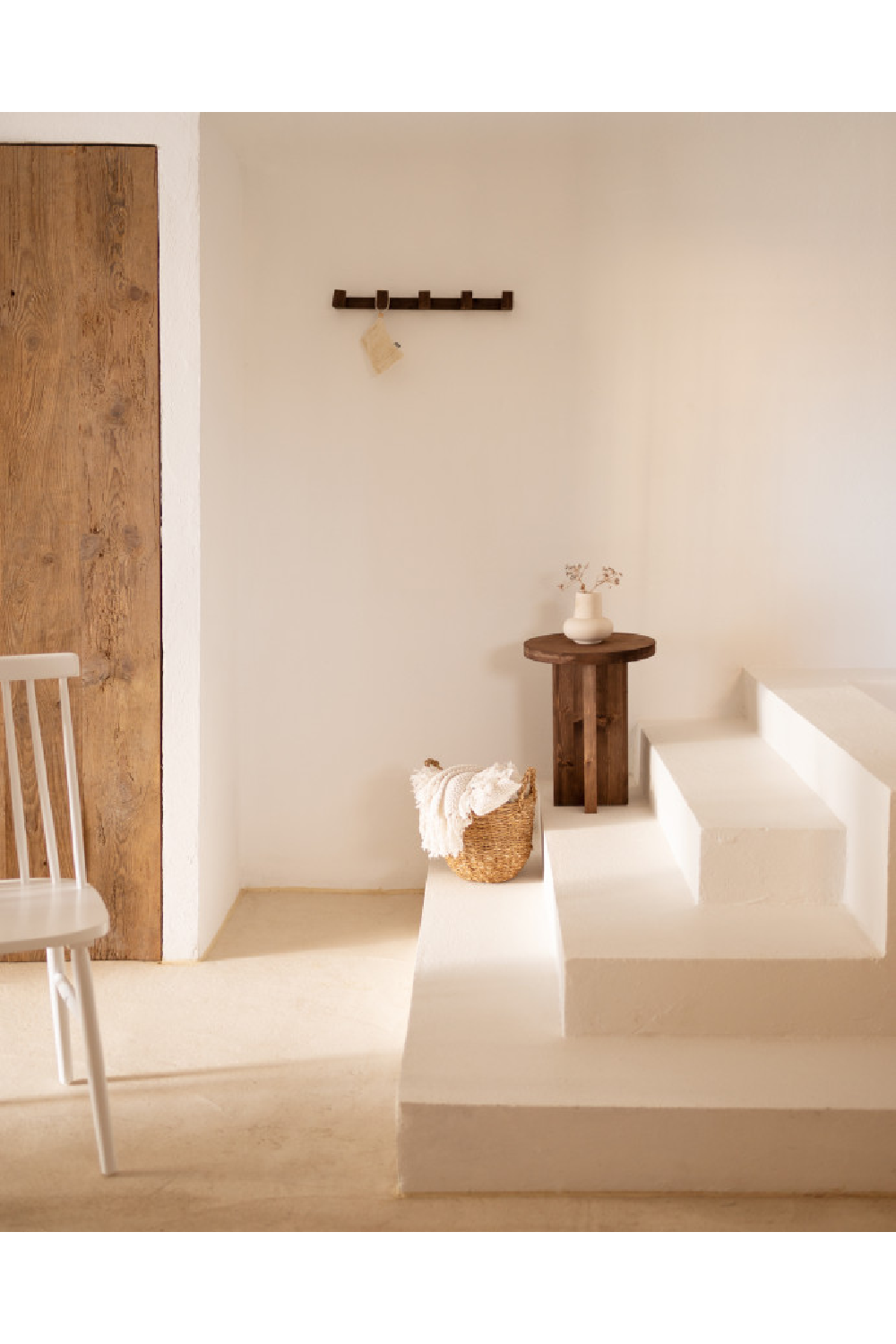 Round Solid Wood Stool | Decowood Tokyo | Oroa.com