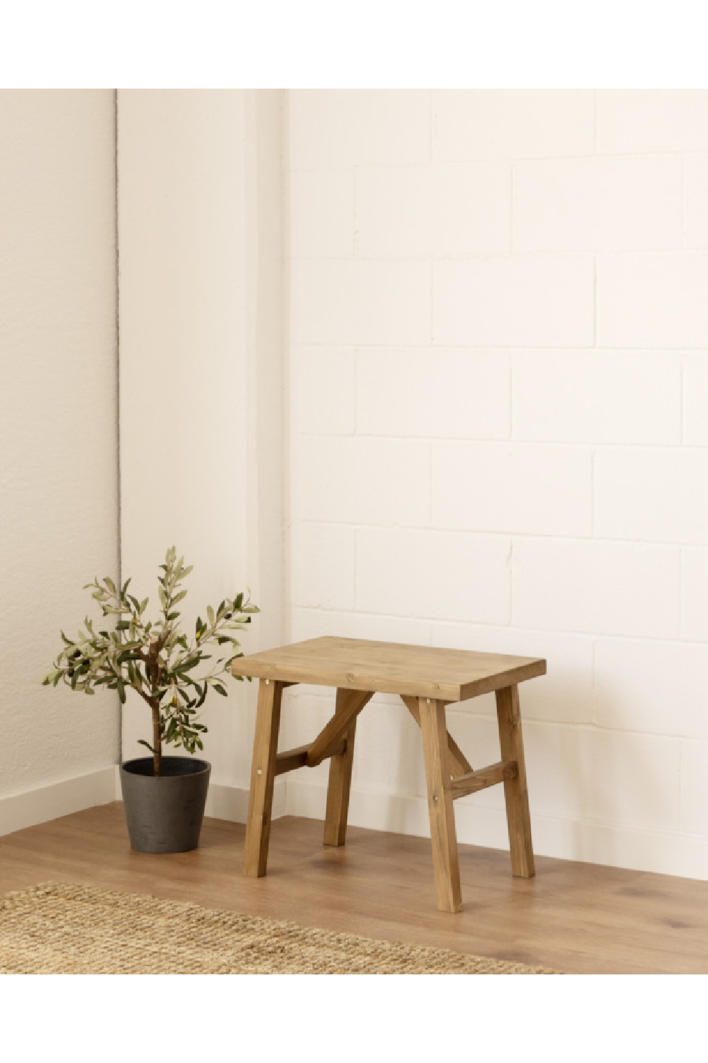 Scandinavian Wooden Stool | Decowood Siep | OROA.com