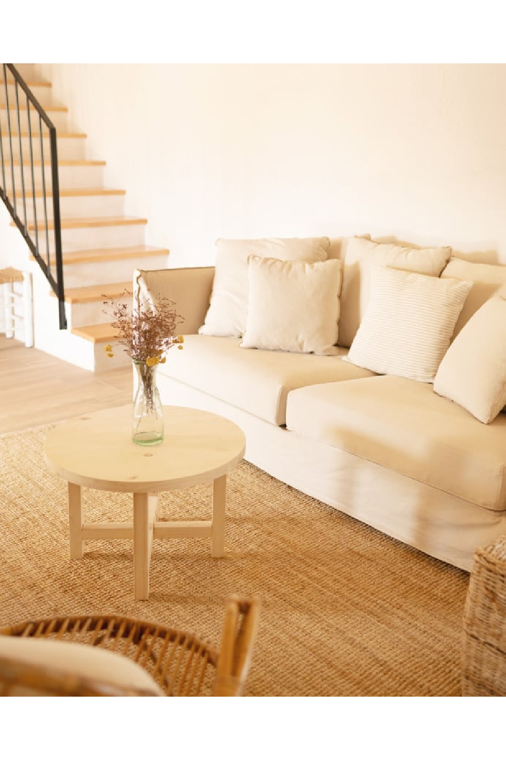 Round Solid Wood Coffee Table | Decowood Olivia | Oroa.com