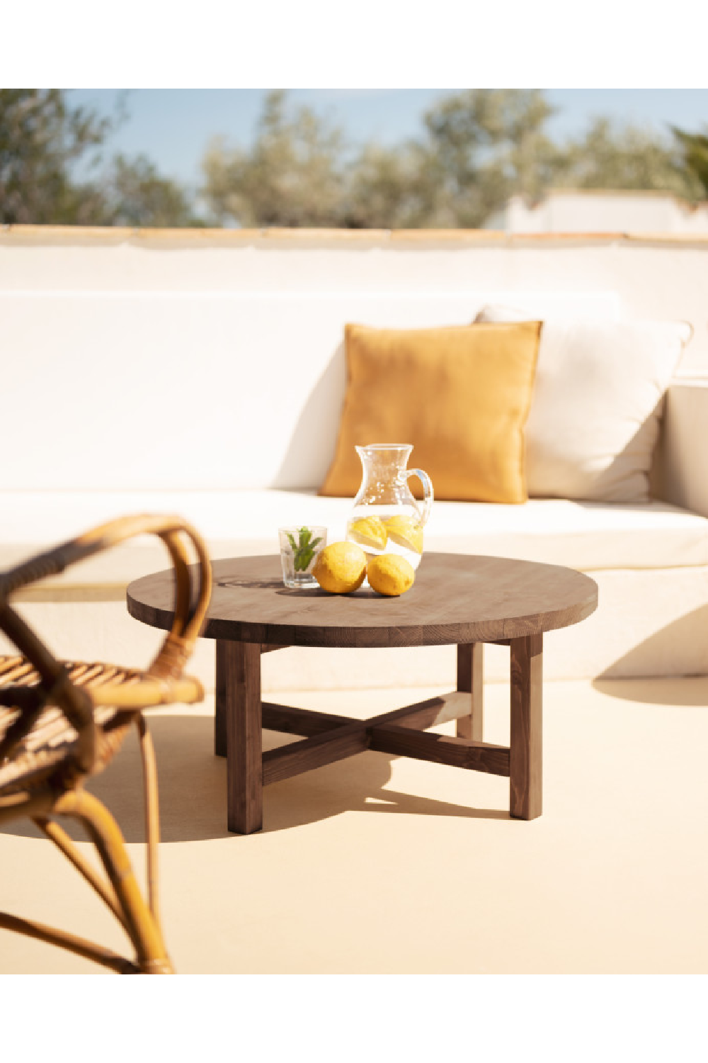Round Solid Wood Coffee Table | Decowood Olivia | Oroa.com