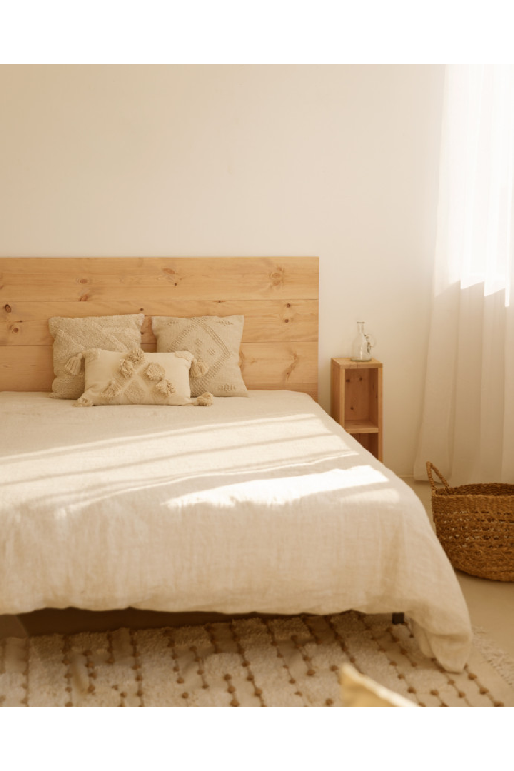 Wooden Headboard and Bedside Table | Decowood Flandes + Lina | Oroa.com
