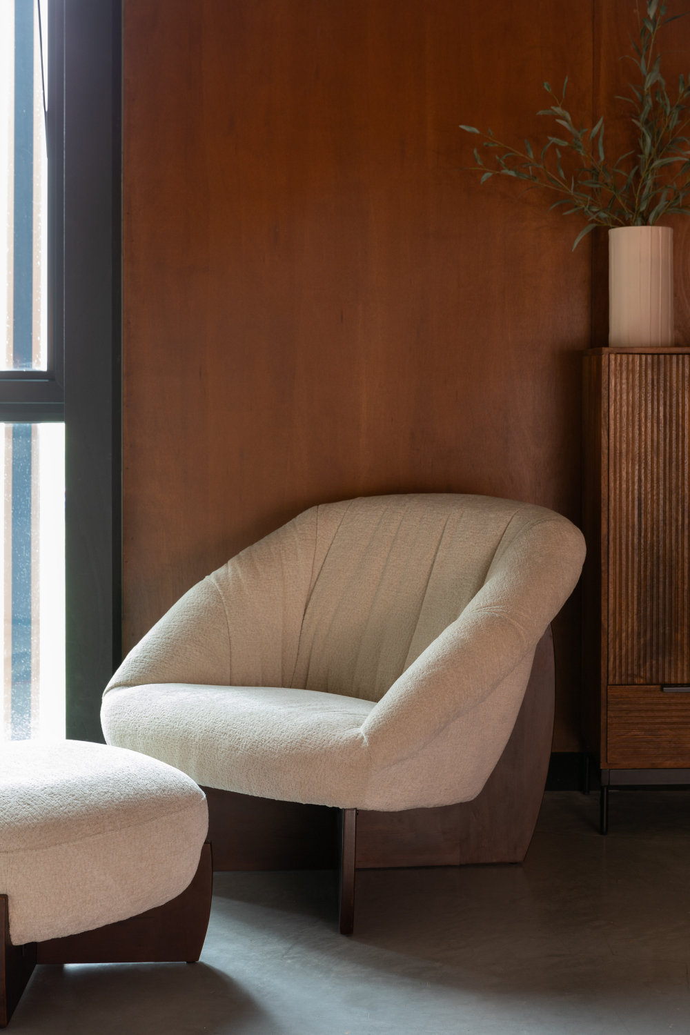 Beige Bouclé Lounge Chair | Dutchbone Emilius | OROA.com