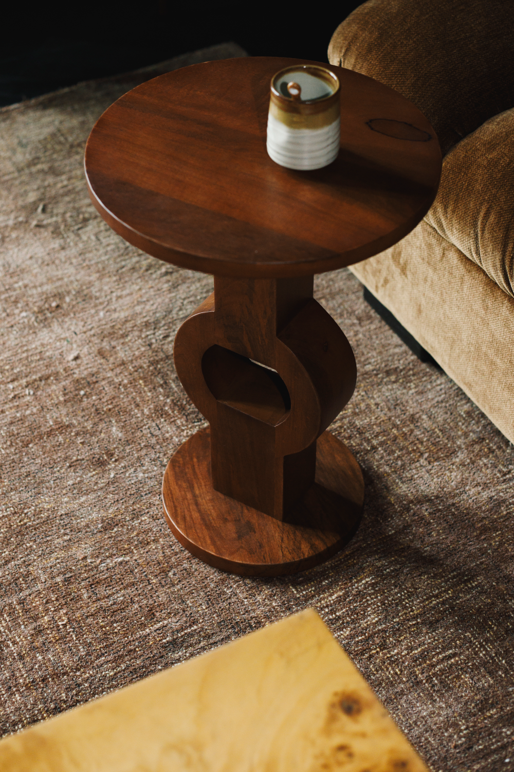 Solid Mango Wood Side Table | Dutchbone Tondo | Oroa.com