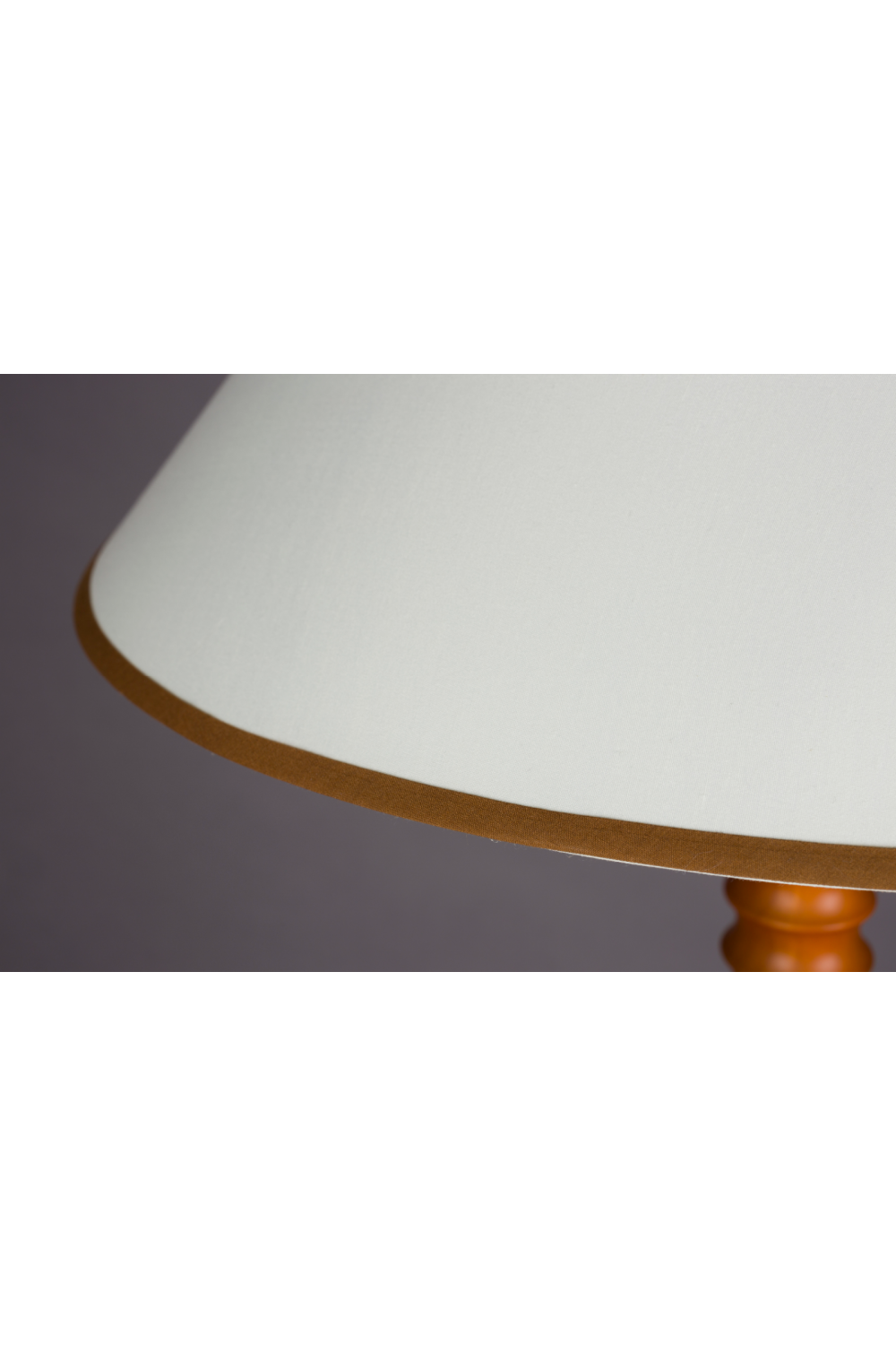 Ribbed Oak Floor Lamp | Dutchbone Horace | Oroa.com