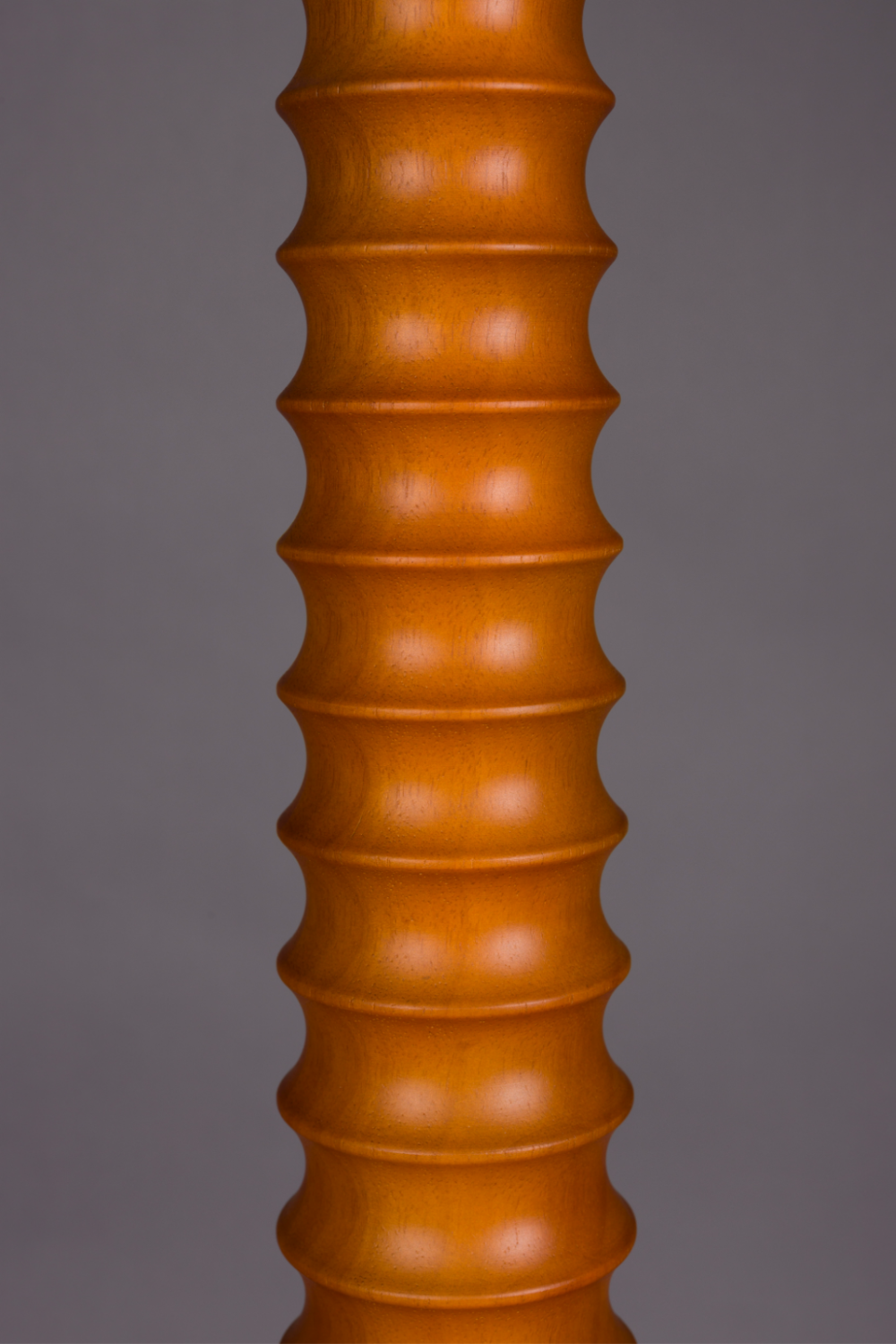 Ribbed Oak Floor Lamp | Dutchbone Horace | Oroa.com