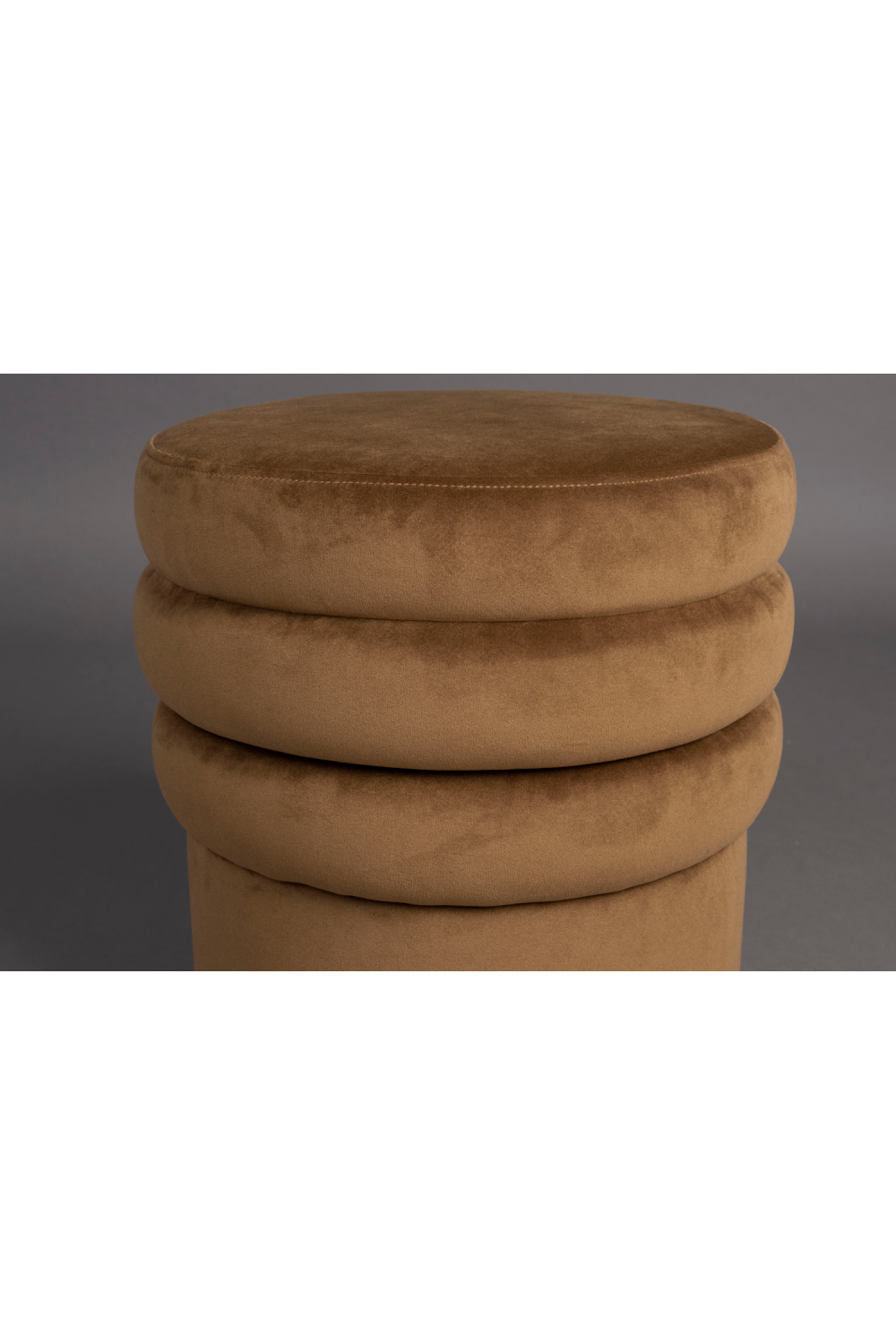 Modern Round Stool | Dutchbone Aditi | OROA.com