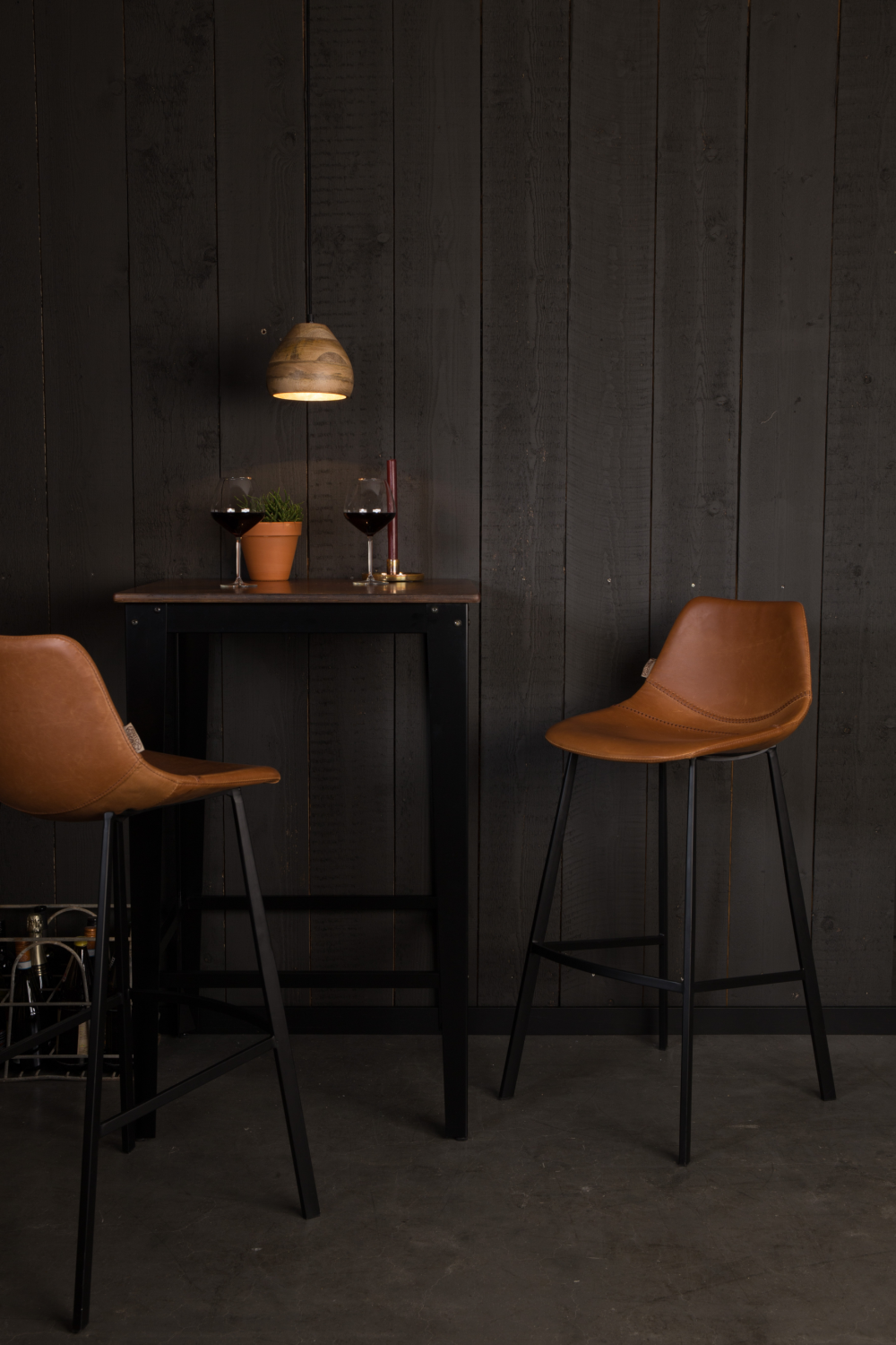 Vintage Leather Bar Stools (2) | Dutchbone Franky | Oroatrade.com