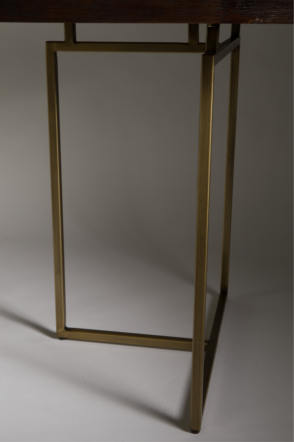 Vintage Brass Dining Table | Dutchbone Class | Oroa.com