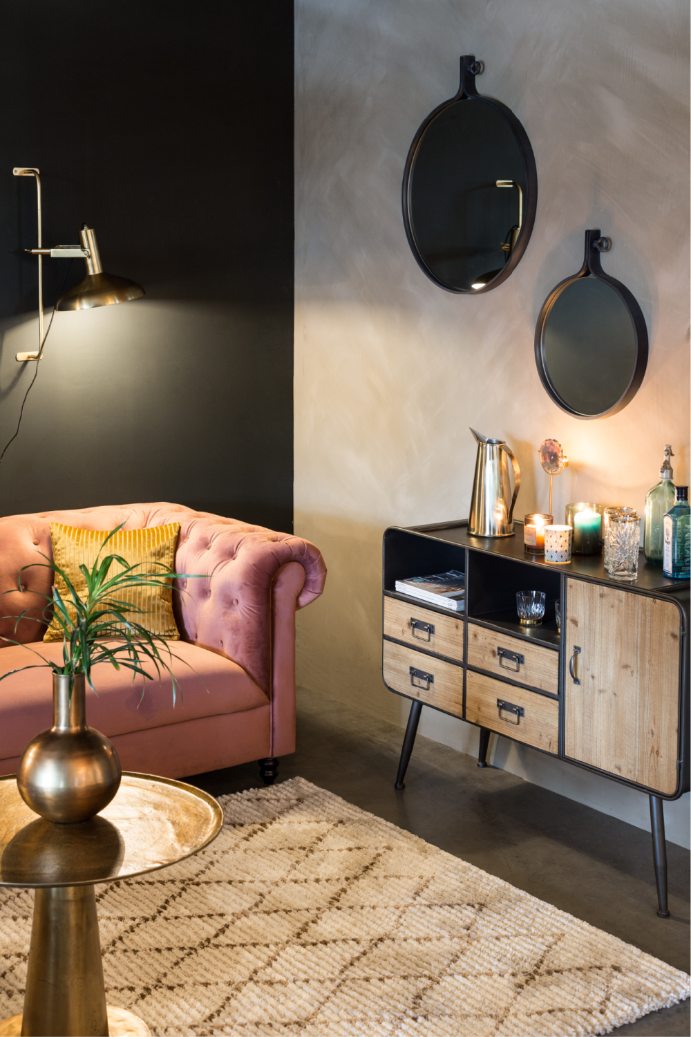 Round Pedestal End Table | Dutchbone Brute | Oroa.com