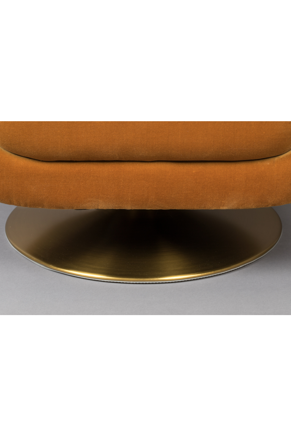 Camel Swivel Lounge Chair | Dutchbone Member |  Oroa.com