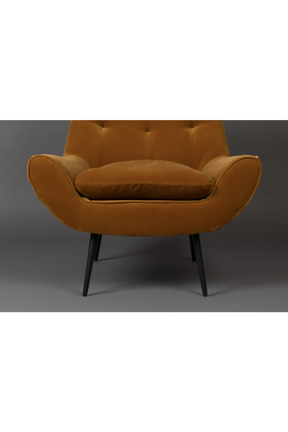 Amber Lounge Chairs | Dutchbone Glodis | OROA.com